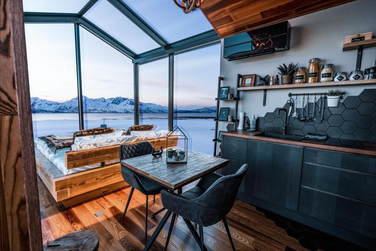 Aera - Glass Cabins Тромсьо Екстериор снимка
