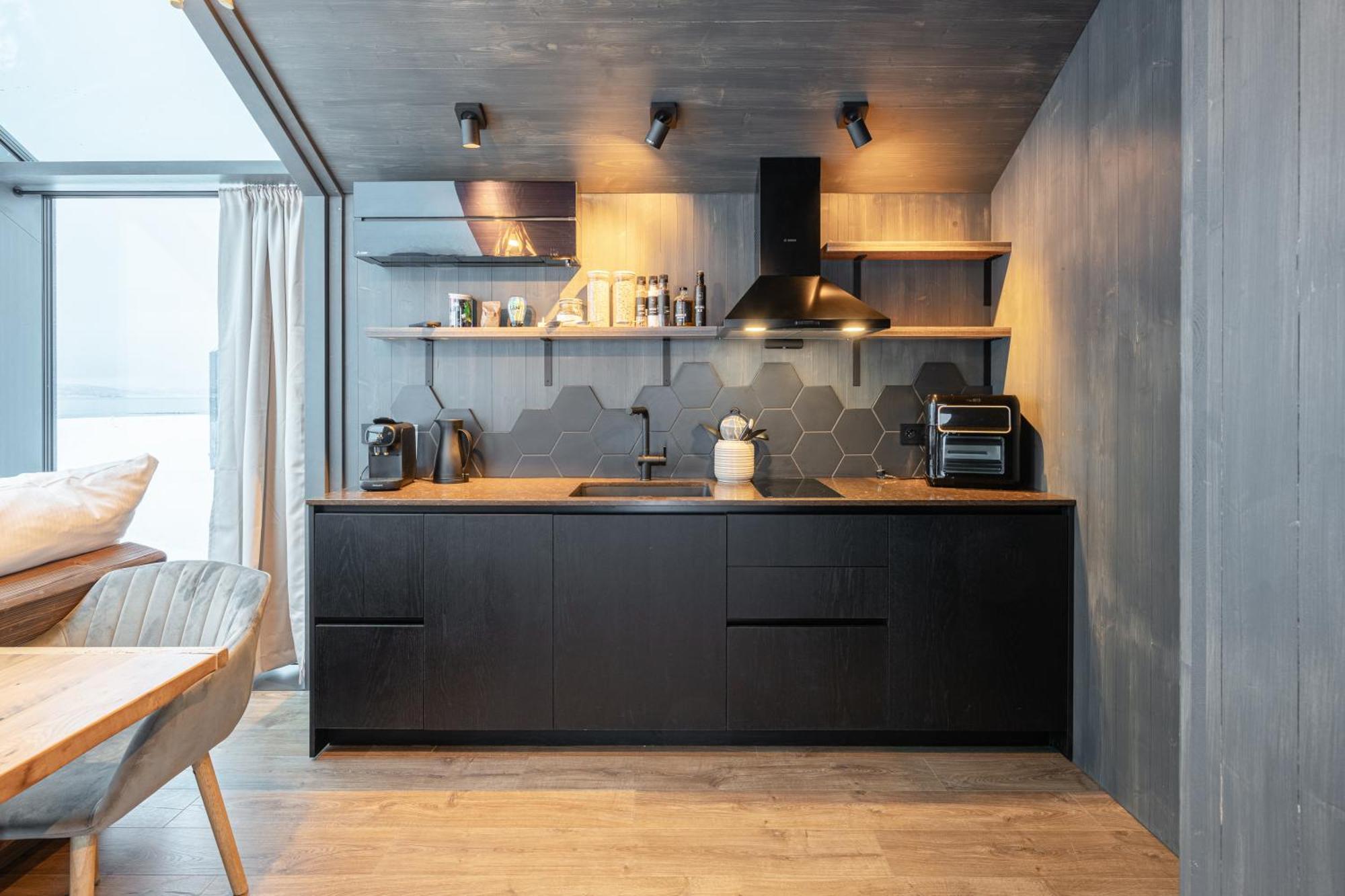 Aera - Glass Cabins Тромсьо Екстериор снимка