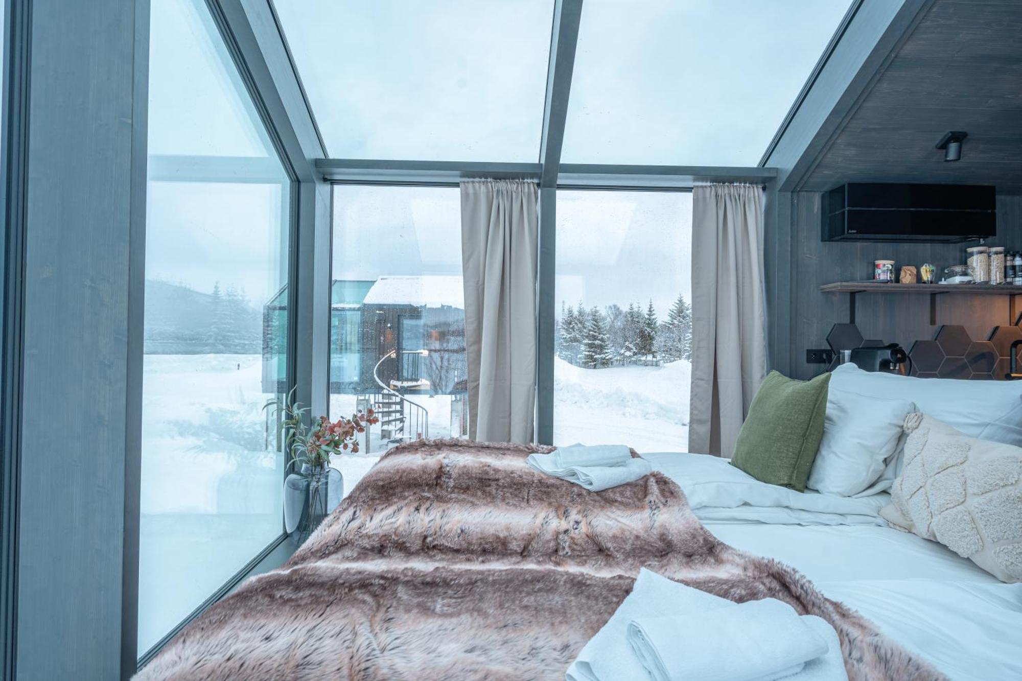Aera - Glass Cabins Тромсьо Екстериор снимка