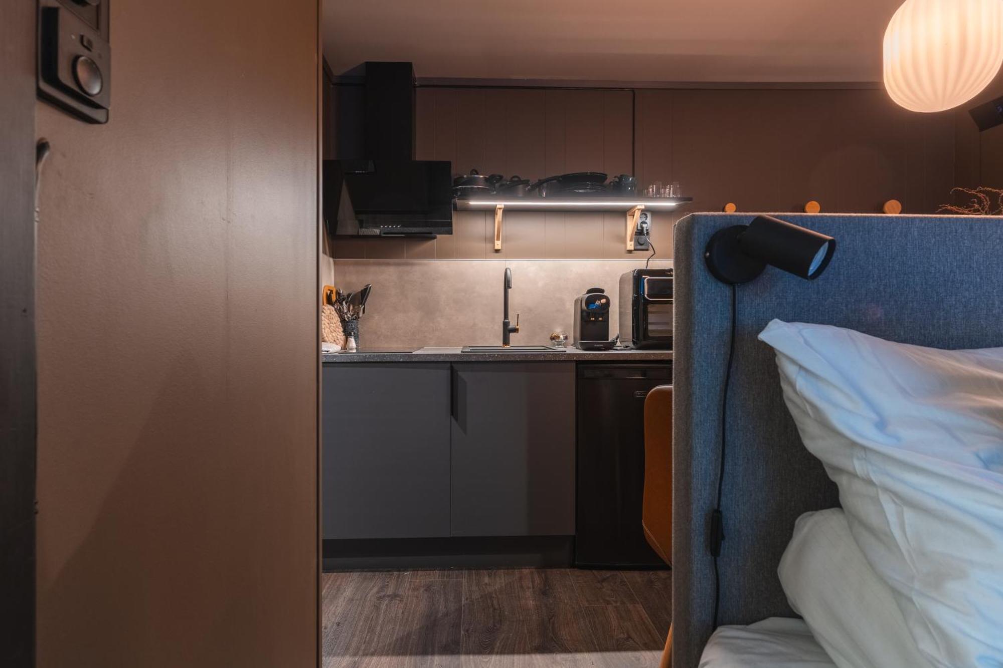 Aera - Glass Cabins Тромсьо Екстериор снимка