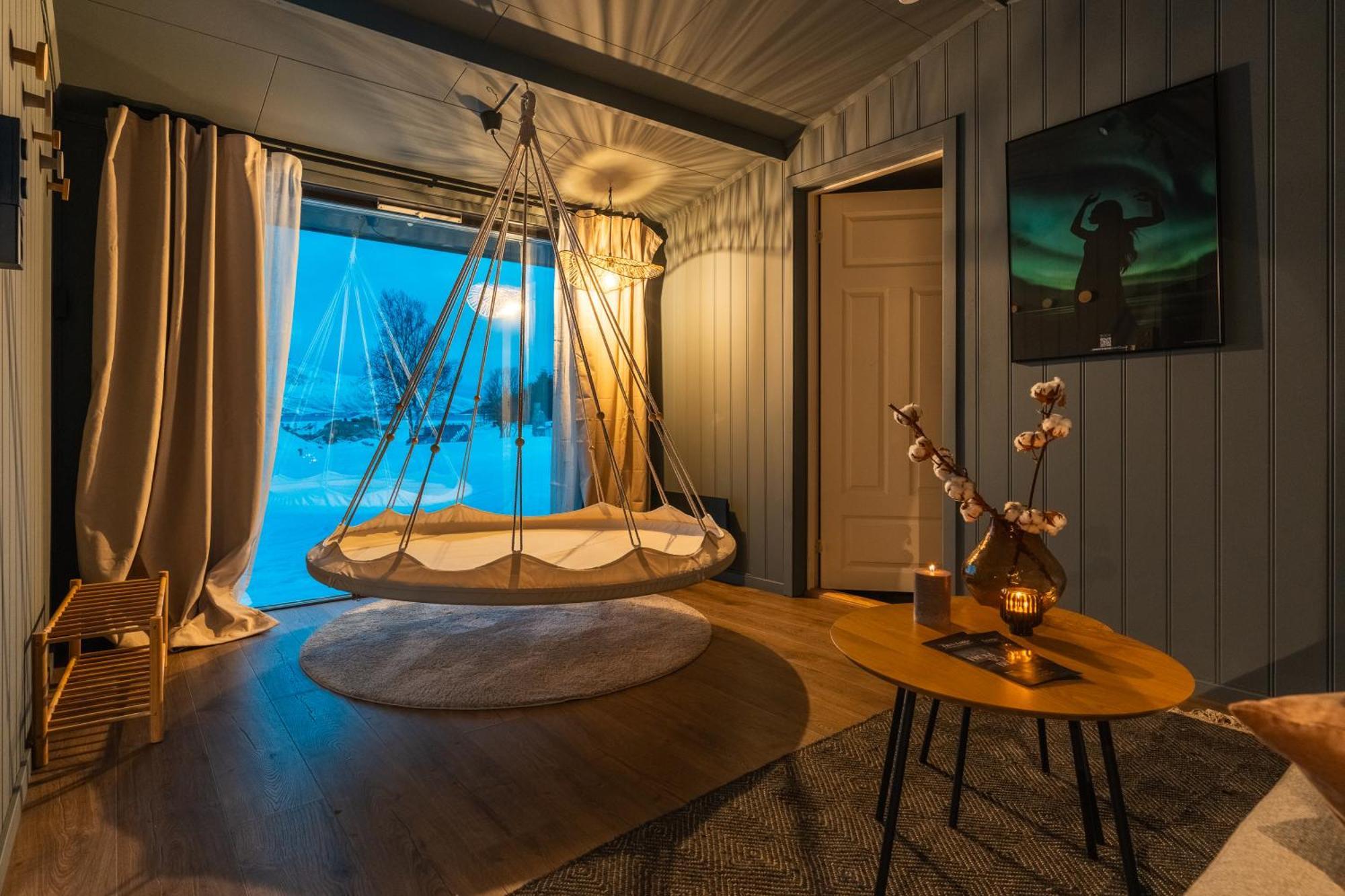 Aera - Glass Cabins Тромсьо Екстериор снимка