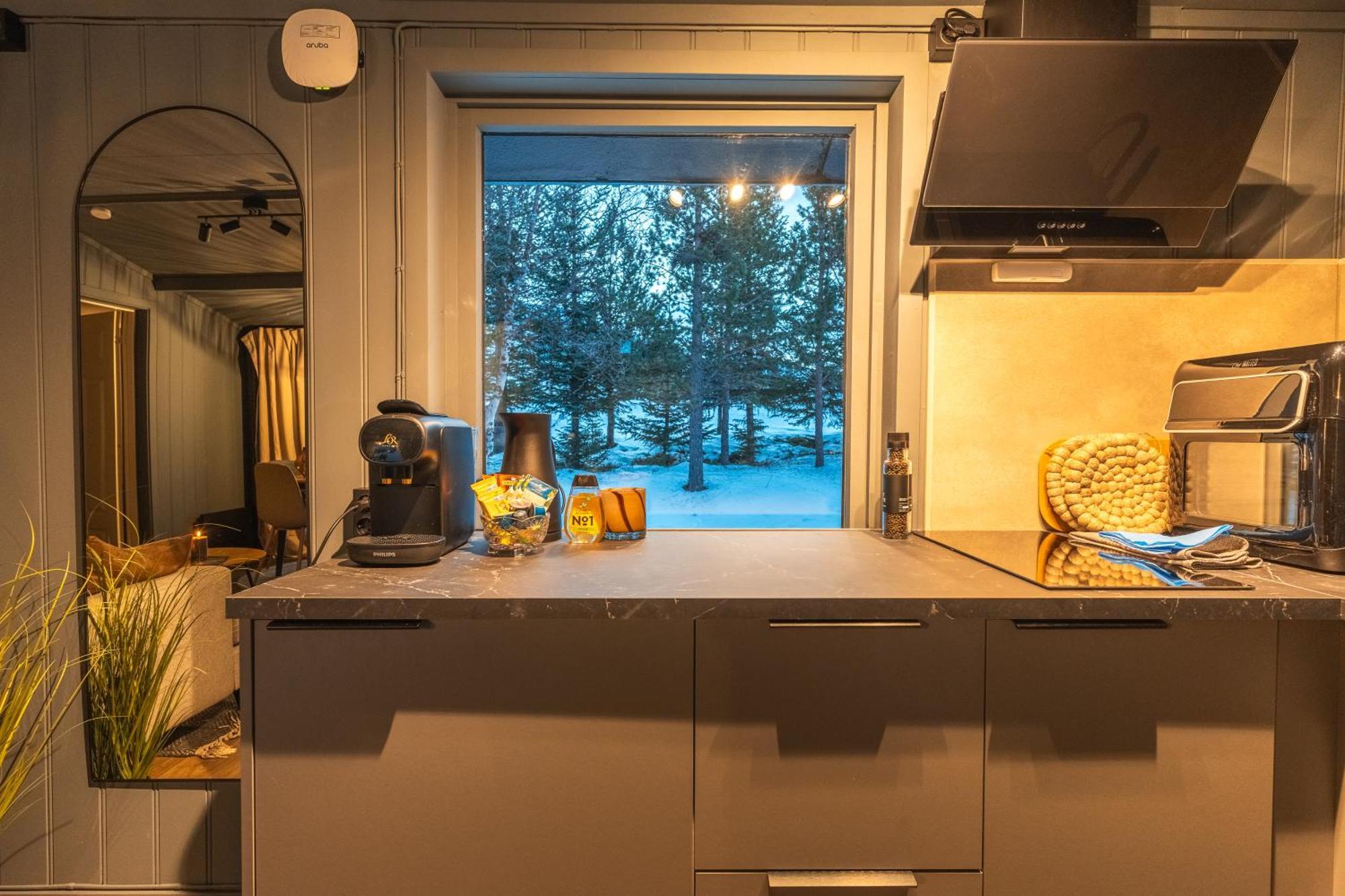 Aera - Glass Cabins Тромсьо Екстериор снимка