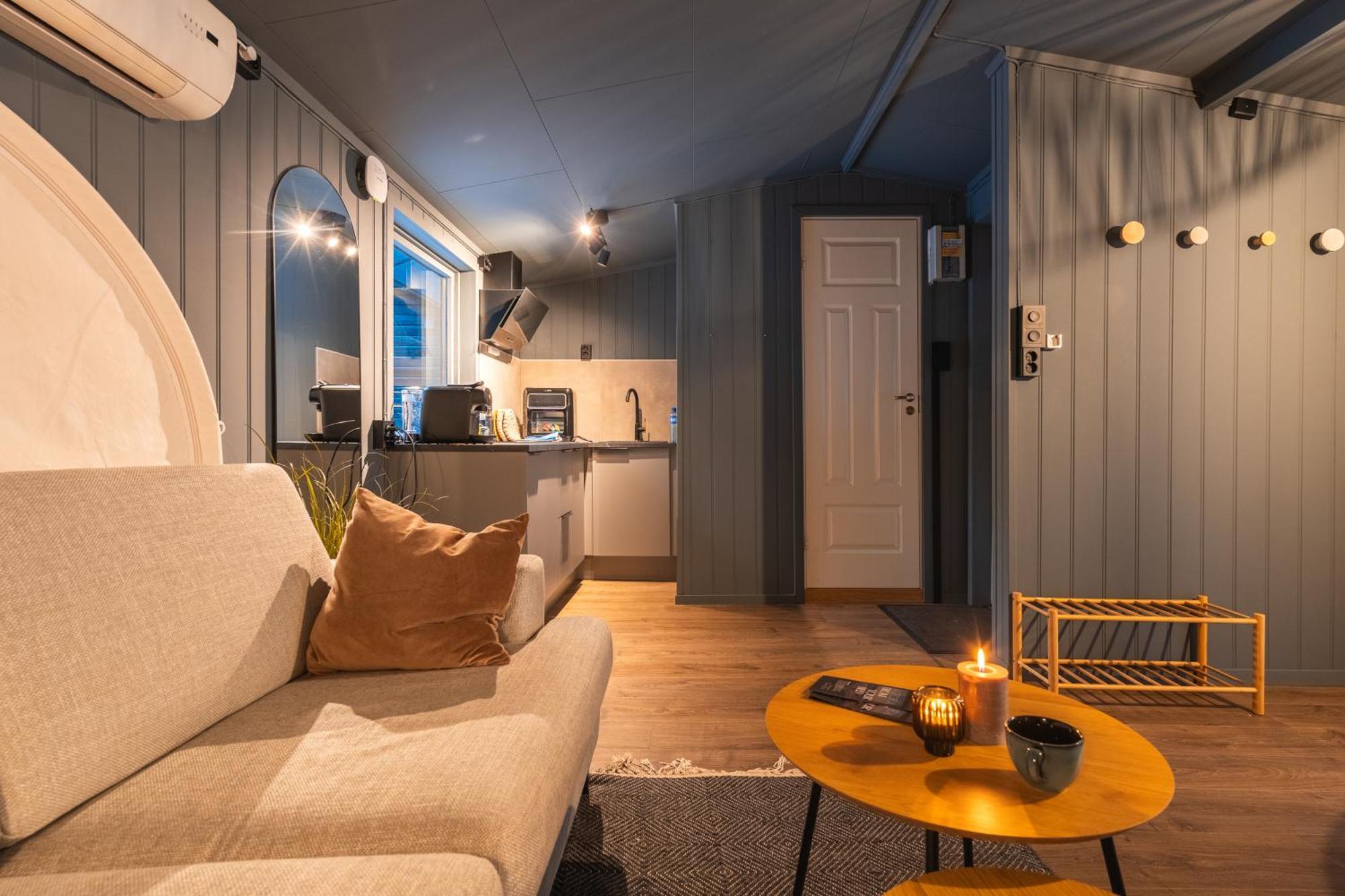 Aera - Glass Cabins Тромсьо Екстериор снимка