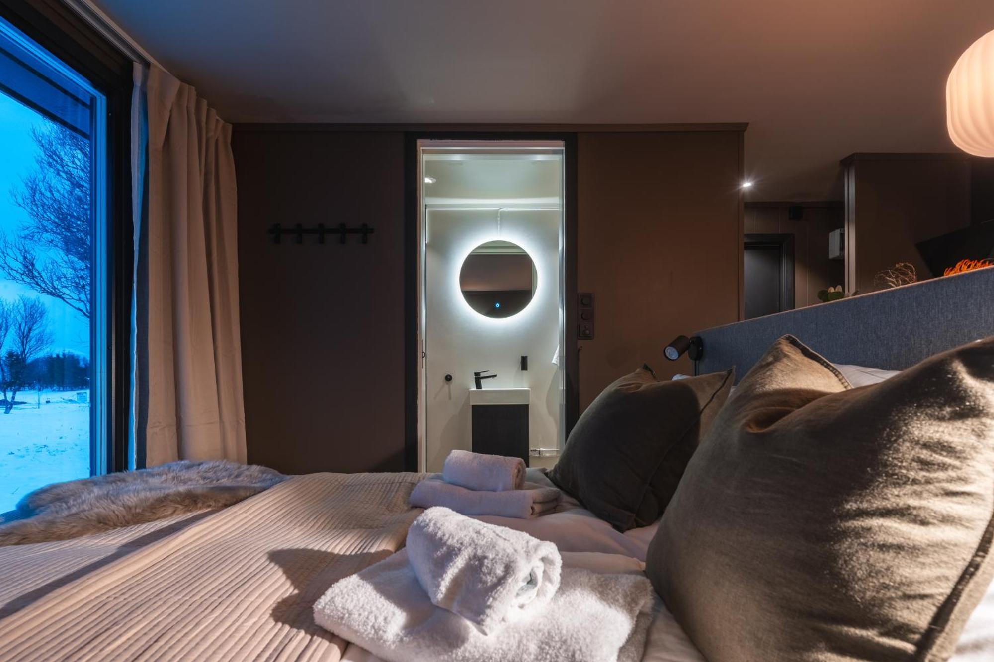 Aera - Glass Cabins Тромсьо Екстериор снимка